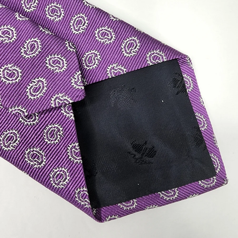 BROOKS BROTHERS MAKERS & MERCHANTS.  Purple Paisley Silk Tie.